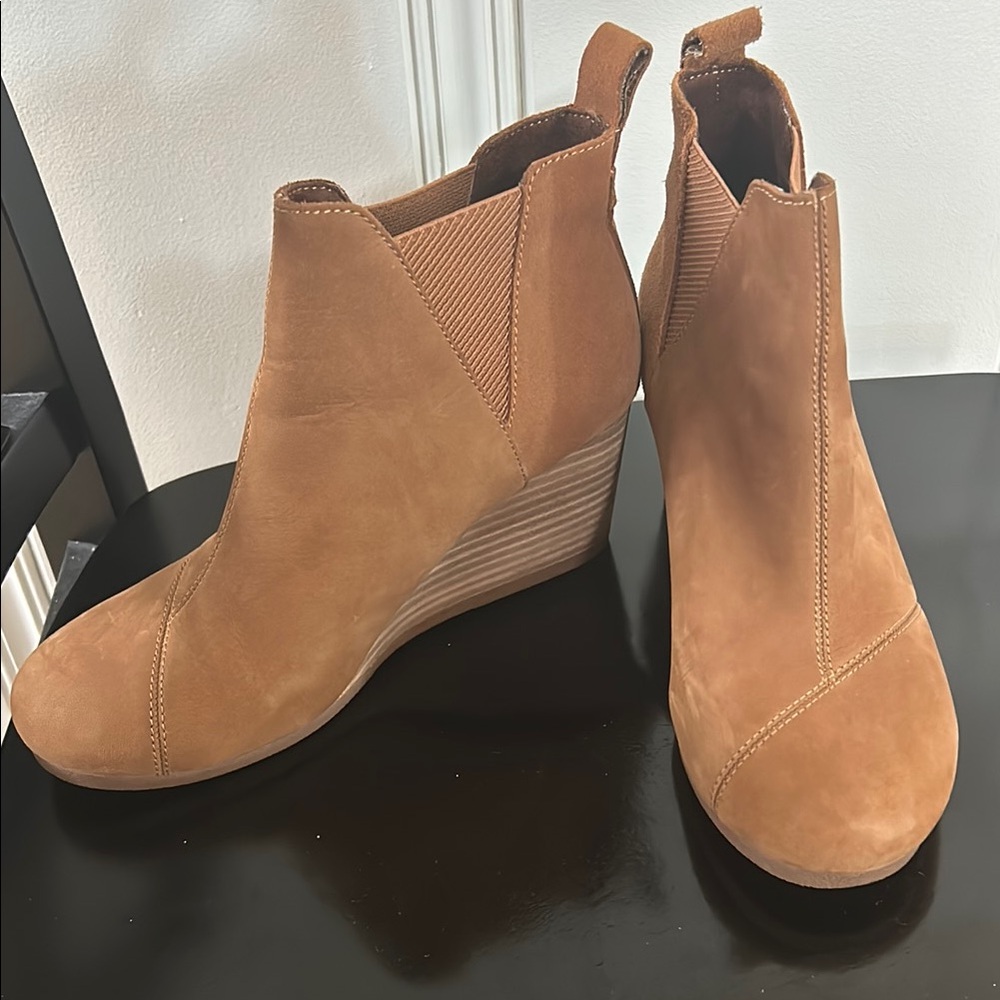 Women's Tan Wedge Ankle Boots
